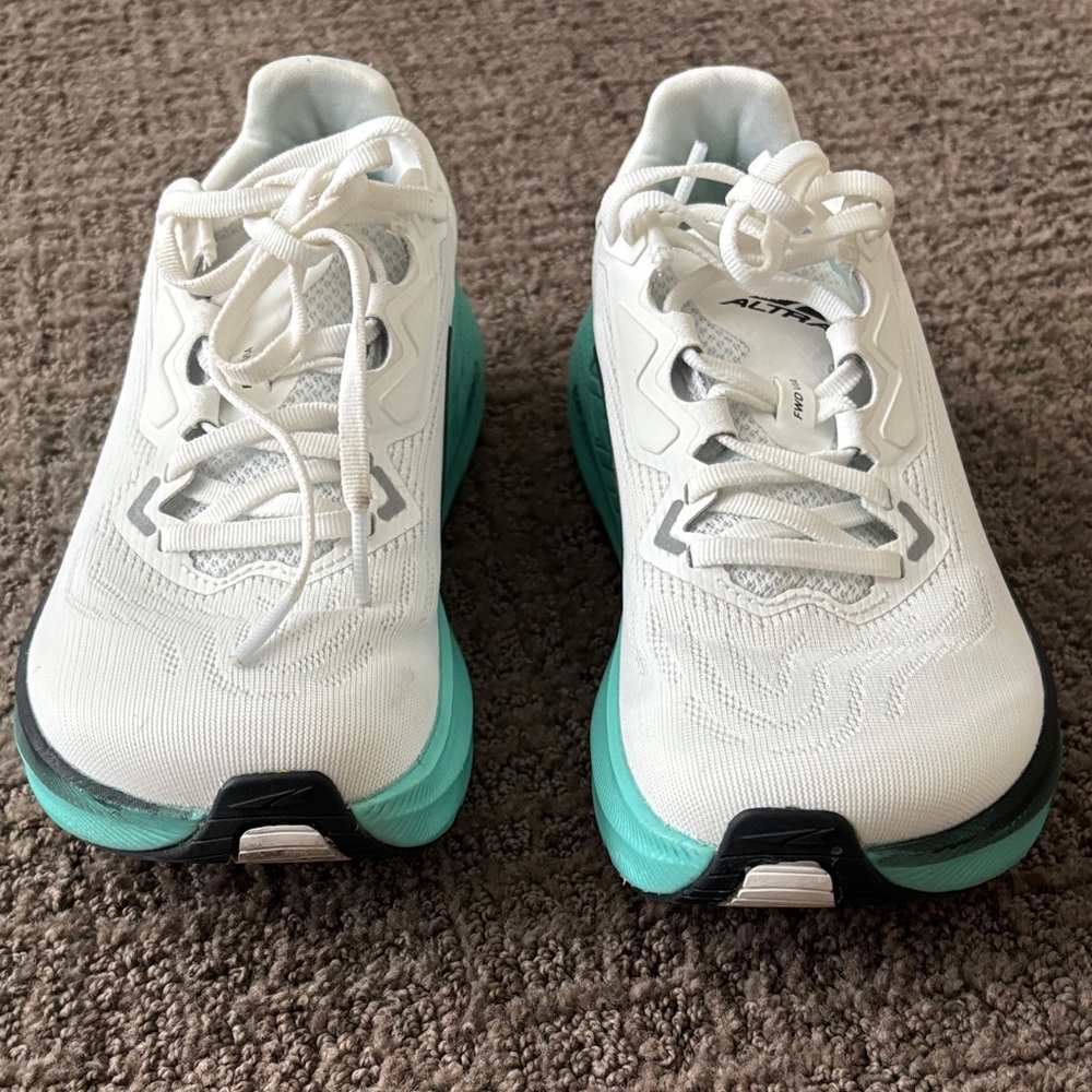 Altra Women’s FWD VIA size 6